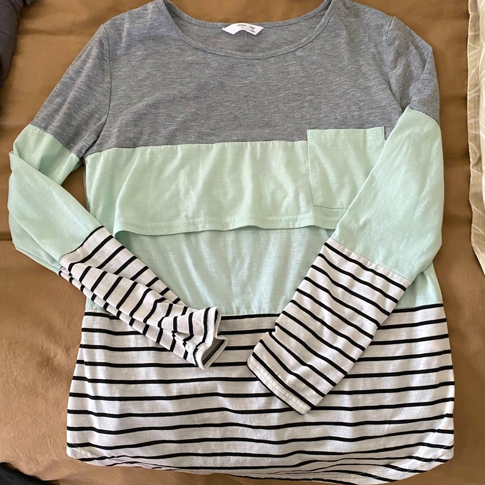 3/$30 ✨ Long Sleeve Maternity/Nursing Top